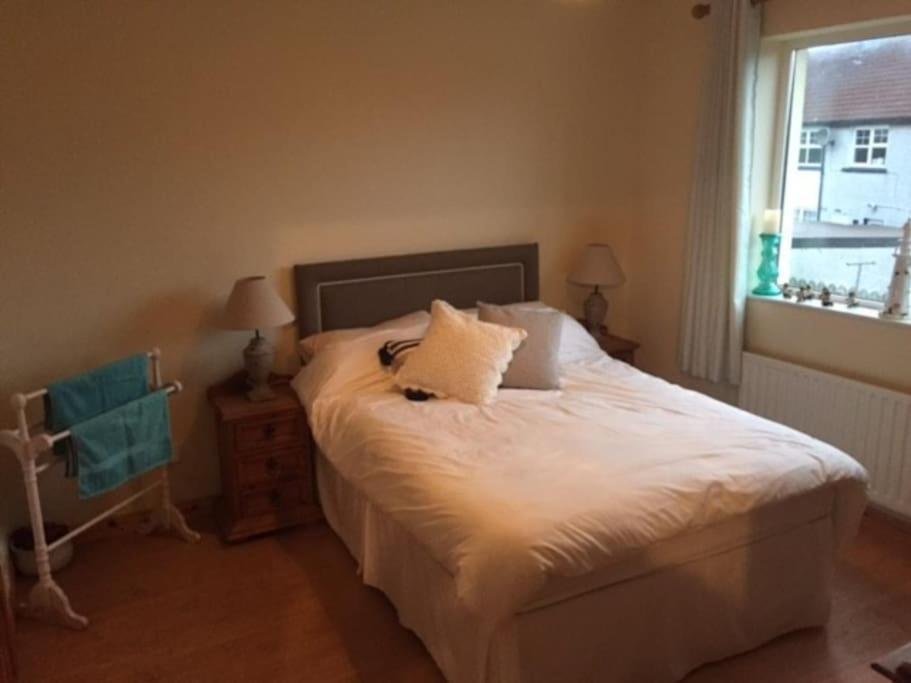 Primrose Cottage, Bushmills - Cosy Self Catering Property Екстериор снимка