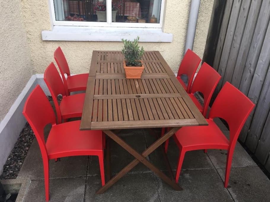 Primrose Cottage, Bushmills - Cosy Self Catering Property Екстериор снимка
